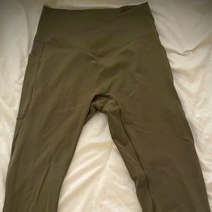 HALARA women’s leggings. Size Medium. Never worn. New in bag.